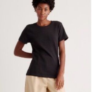 Quince Classic Black Short Sleeve Tee